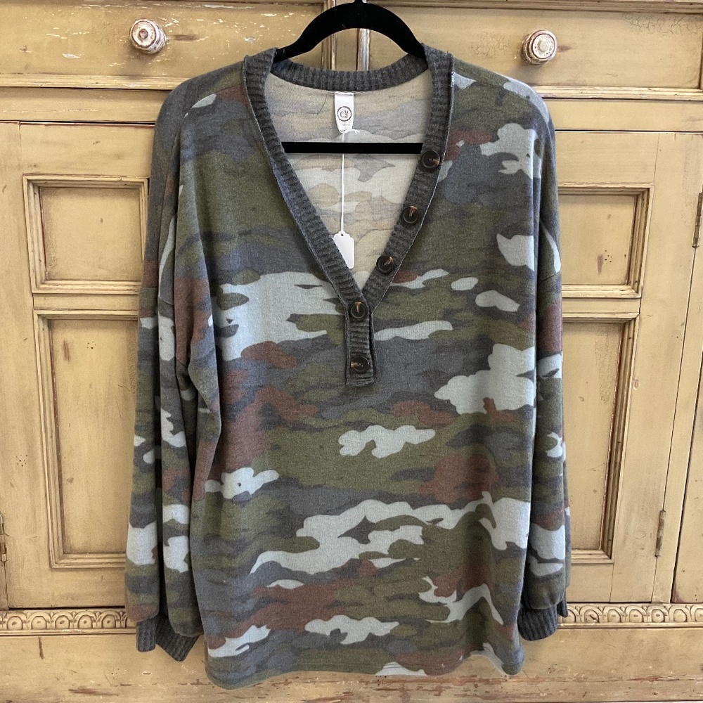 🦎Camouflage V-Neck Sweatshirt w/Buttons